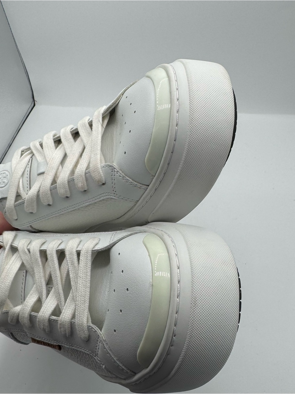 Tory Burch Ladybug Platform Sneakers Titanium‎ White/Washed Berry size 9.5 luxe - Picture 9 of 9